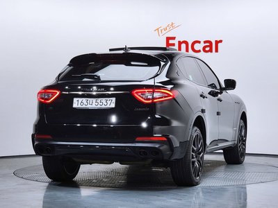 MASERATI LEVANTE - 4