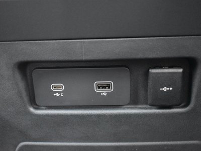 2025 LAND Rover DEFENDER 缩略图 26