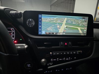 صورة 3 لـ 2023 Lexus ES