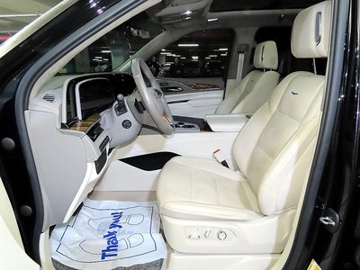 CADILLAC ESCALADE - 9