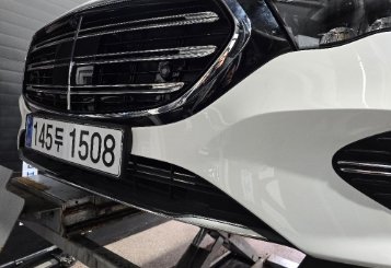 MERCEDES-BENZ E-CLASS - View 1