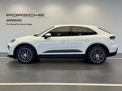 PORSCHE MACAN - 2