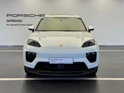 PORSCHE MACAN - 4