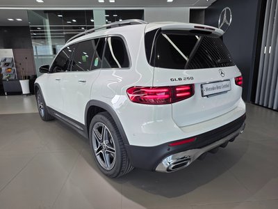 MERCEDES-BENZ GLB - 4