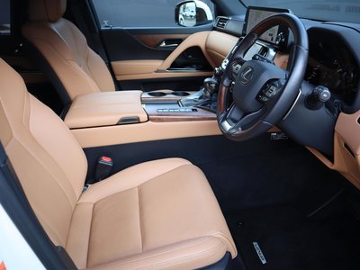 2023 Lexus LX — миниатюра 16