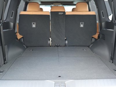 2023 Lexus LX — миниатюра 18