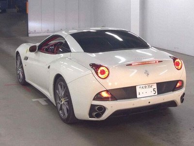 FERRARI CALIFORNIA - 1