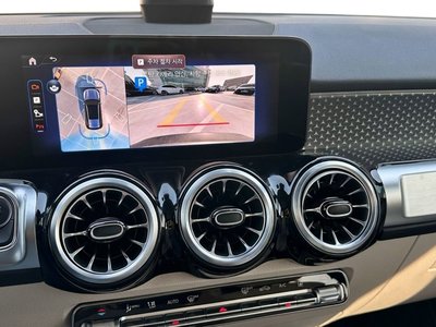 2025 Mercedes-BENZ EQB — миниатюра 11