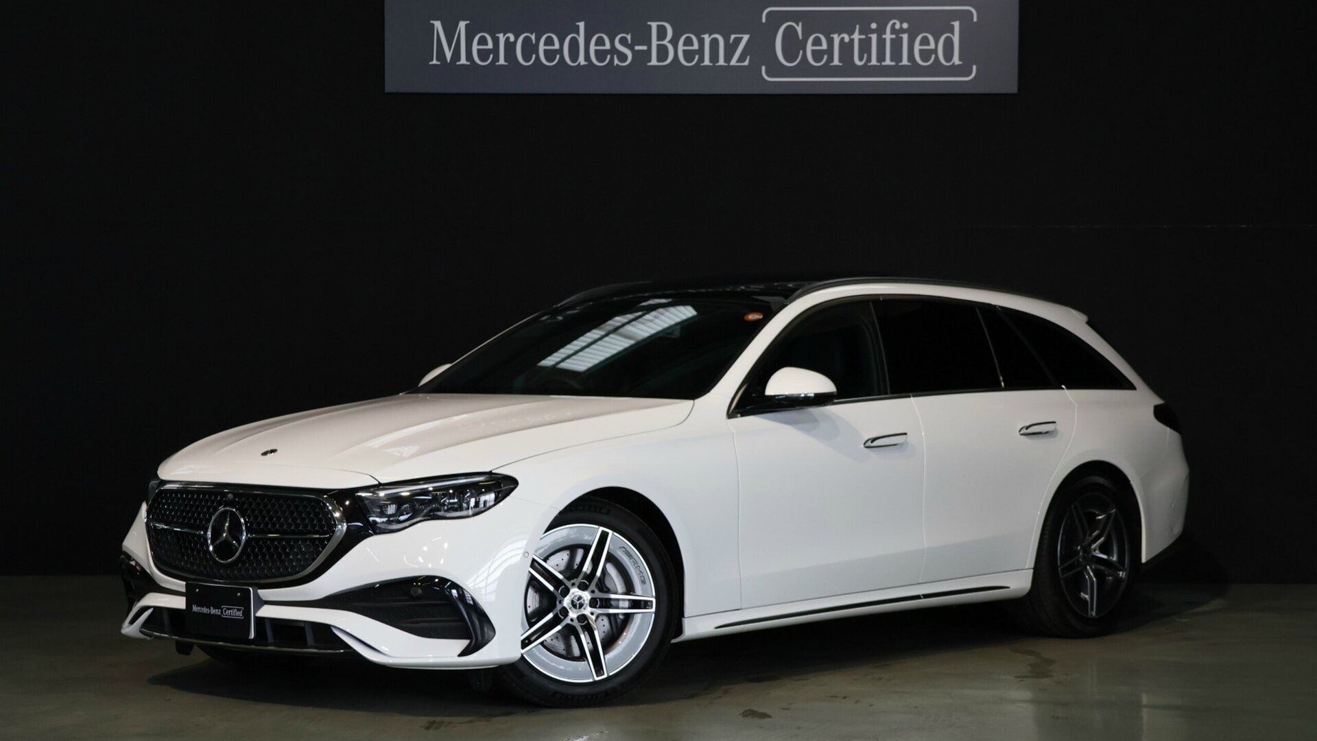 MERCEDES-BENZ E-CLASS WAGON - View 1