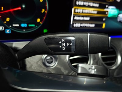 MERCEDES-BENZ E-CLASS - 9