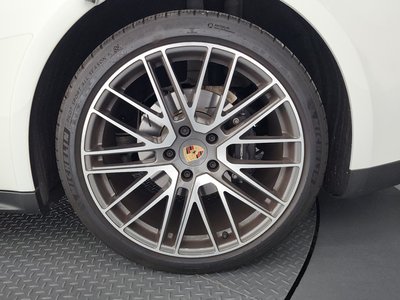PORSCHE PANAMERA - 8