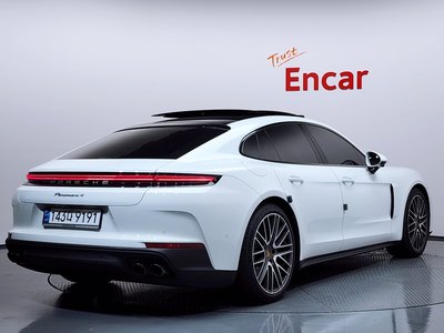 PORSCHE PANAMERA - 3