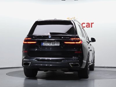 2025 BMW X7 photo 4