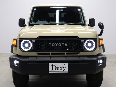 TOYOTA LAND CRUISER 70 - 5