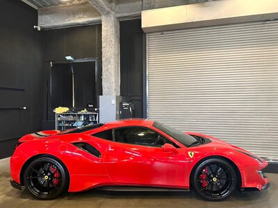 FERRARI 488 PISTA - 5