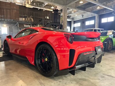 FERRARI 488 PISTA - 8