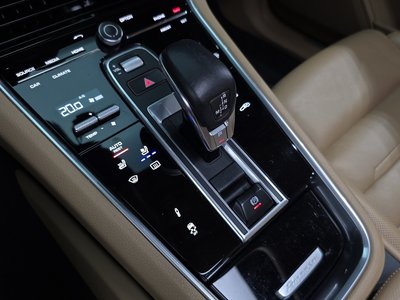 2018 Porsche PANAMERA 缩略图 12