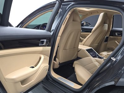 2018 Porsche PANAMERA 缩略图 16