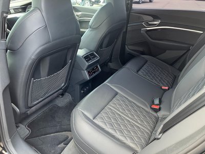 2024 AUDI SQ8 SPORTBACK E-TRON — миниатюра 24