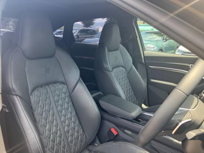 2024 AUDI SQ8 SPORTBACK E-TRON — миниатюра 14