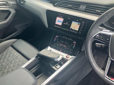 2024 AUDI SQ8 SPORTBACK E-TRON — миниатюра 36