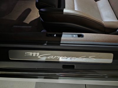 2020 Porsche 911 — миниатюра 17