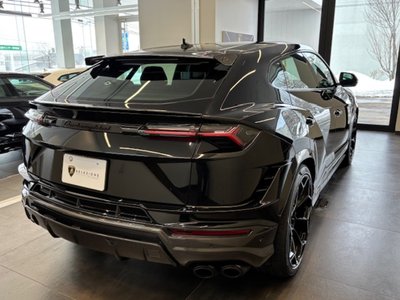 LAMBORGHINI URUS - 8