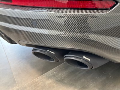 LAMBORGHINI URUS - 10