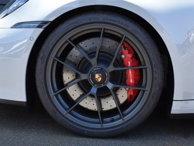 صورة 6 لـ 2025 Porsche 911