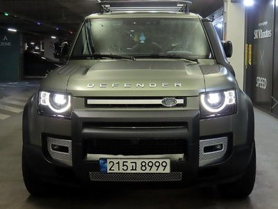 LAND ROVER DEFENDER - 4