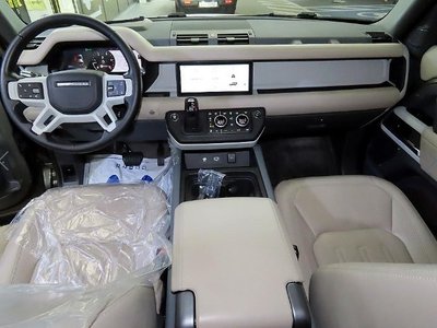 LAND ROVER DEFENDER - 10