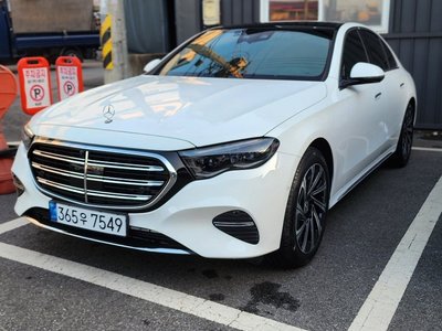 MERCEDES-BENZ E-CLASS - 4