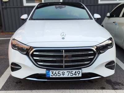 MERCEDES-BENZ E-CLASS - 1