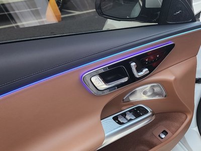 MERCEDES-BENZ E-CLASS - 9