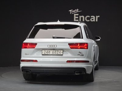 AUDI Q7 - 4