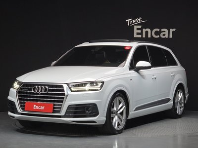 AUDI Q7 - 1