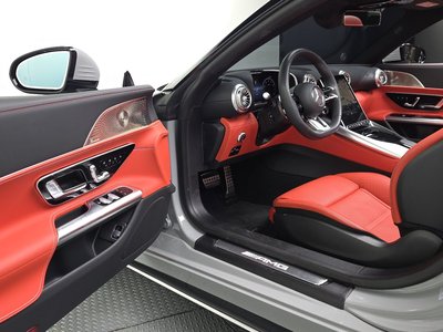 صورة 10 لـ 2025 Mercedes-BENZ SL