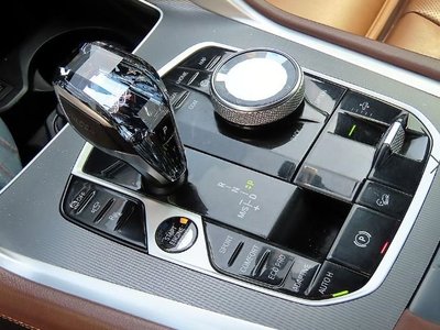 2022 BMW X6 — миниатюра 11