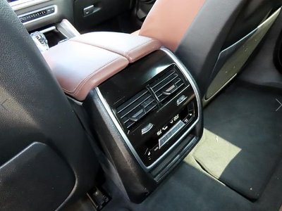2022 BMW X6 — миниатюра 16