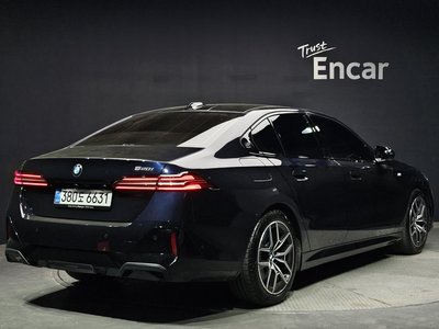 BMW 5 SERIES - 4