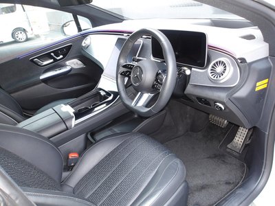 MERCEDES-BENZ EQE - 6