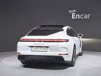 PORSCHE PANAMERA - 3