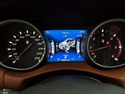 MASERATI LEVANTE - 8