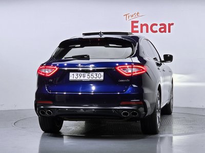 MASERATI LEVANTE - 3