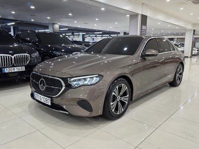 MERCEDES-BENZ E-CLASS - 1