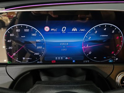 MERCEDES-BENZ E-CLASS - 8