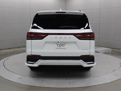2023 Lexus LX — фото 3