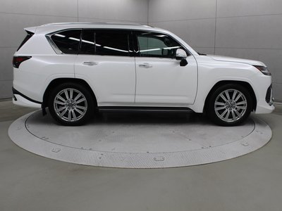 2023 Lexus LX — фото 4