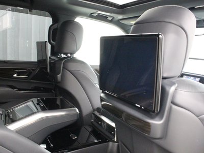 2023 Lexus LX — миниатюра 11