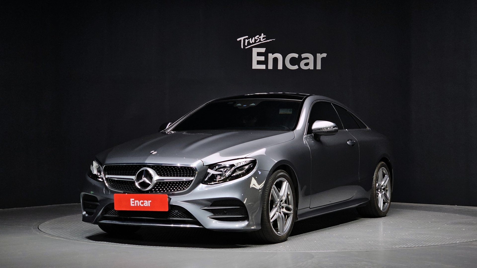 MERCEDES-BENZ E-CLASS - View 1